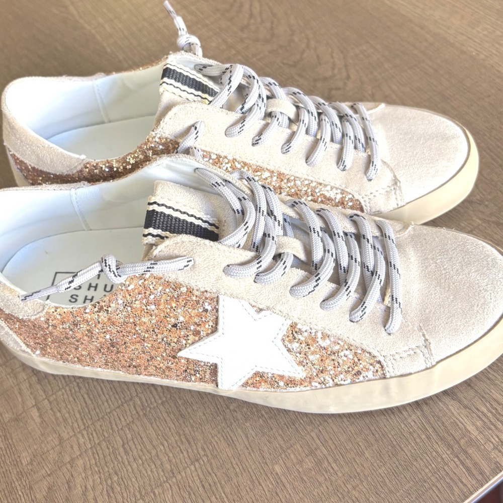 SHUSHOP Qandra Sneaker Women 6 Rose Gold Distressed Star Glitter NWOB